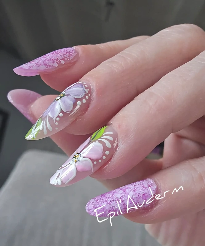 nail