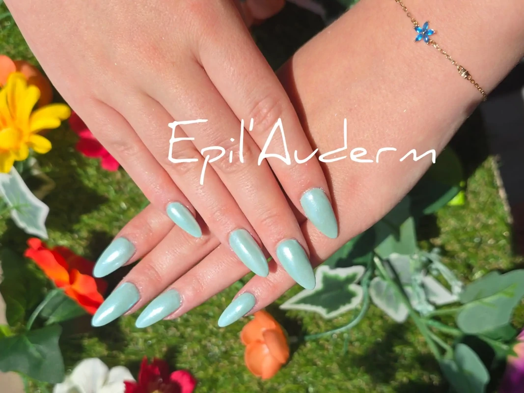 nail