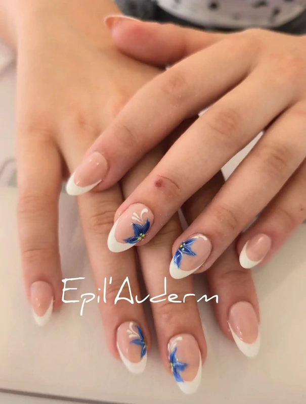 nail